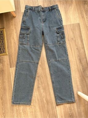 Light wash Cargo style Jeans
